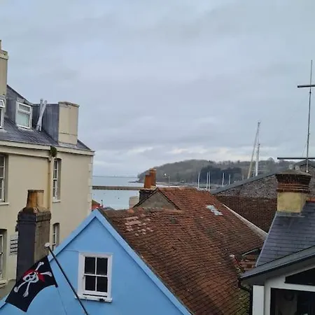 Pier View 2 Bedroom Apartment Cowes  Exterior photo