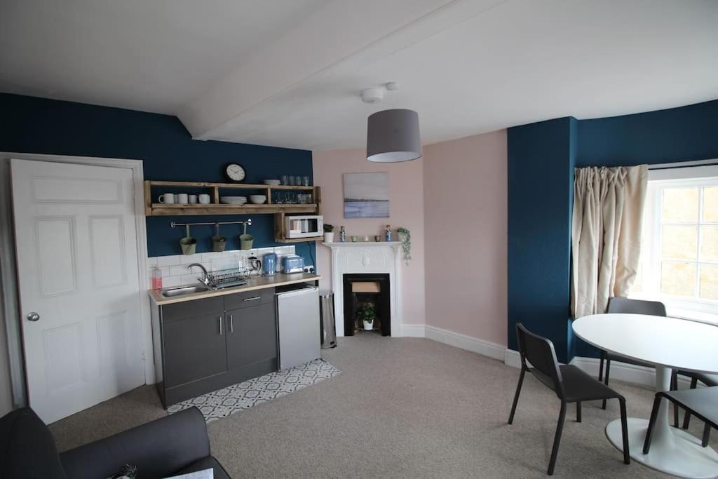 Pier View 2 Bedroom * Cowes (Isle of Wight)